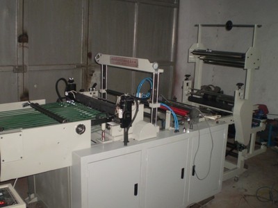 电脑卧式薄膜分切机 高效精准的机械加工解决方案